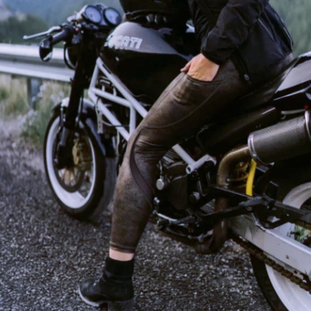 Zyia Distressed Copper Pocket Luxe 7/8 24" Legging, Size 8-10, LIKE NEW